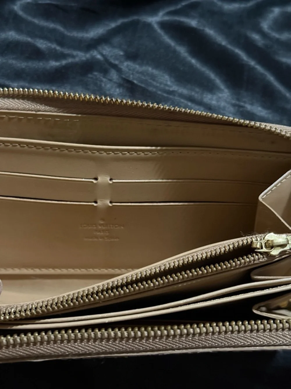 Louis Vuitton Monogram Vernis Zippy Wallet in a bronze/noisette patent leather
